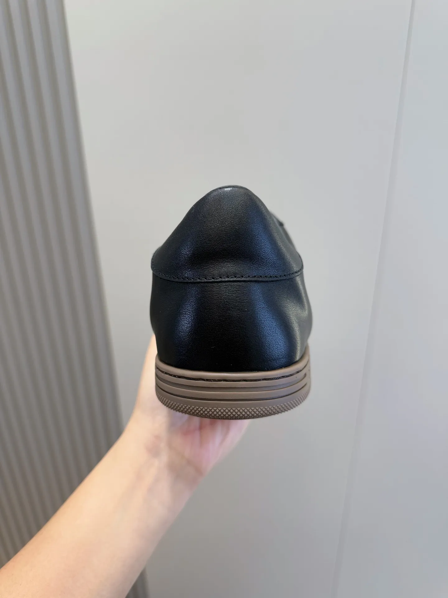Men's Men's Shoes💰400 [New Style]🐏🐏DG men's calfskin sneakers Portofino Yacht shoes, simple and versatile design, unique saddle leather soles. The Dolce &G logo rear wing is the icing on the cake. Imported cowhide + rubber outsole Size: 39-44 (customized at 38.45)